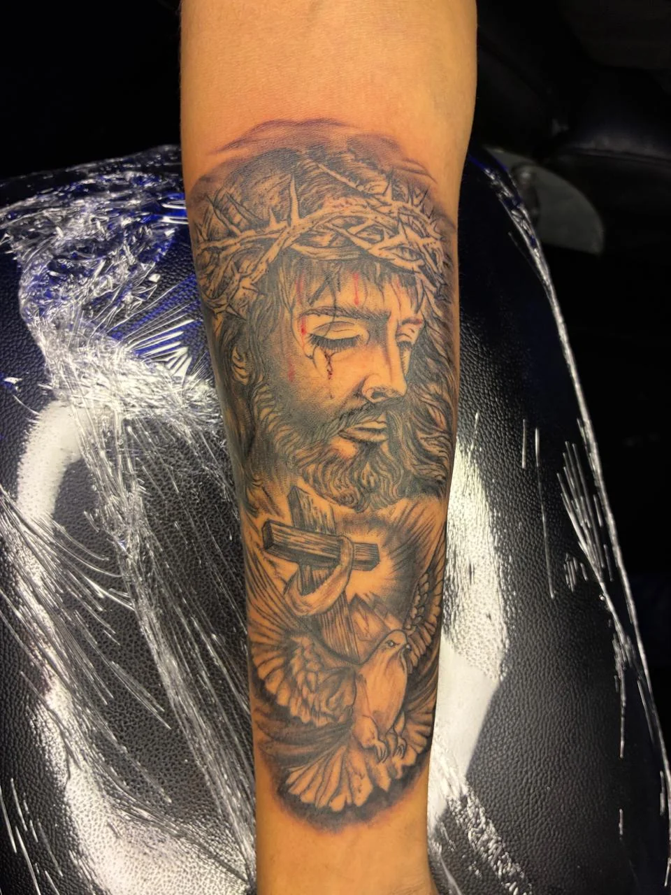 Echte Tattoo-Arbeit aus der vom Studio bereitgestellten Tattoo-Galerie